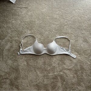GAP White T-Shirt Bra with Molded Cups and Underwire